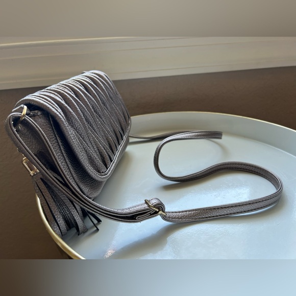 Olivia Miller Handbag Collection Sling Bag - Picture 4 of 6